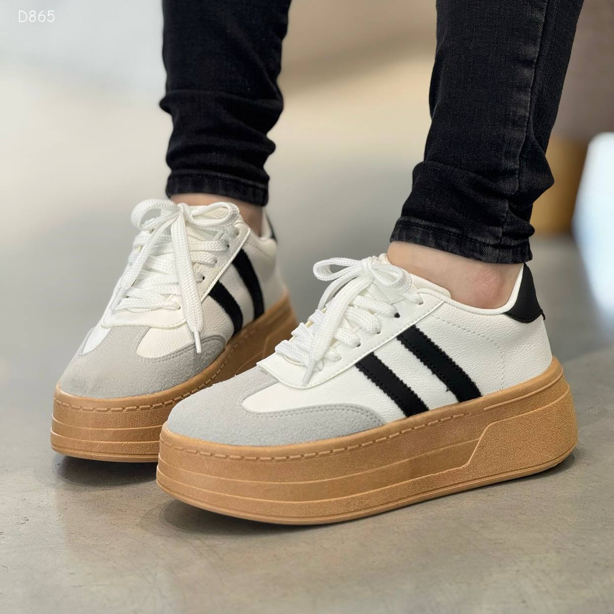 Tenis Blancos suela alta 5cm para mujer D865
