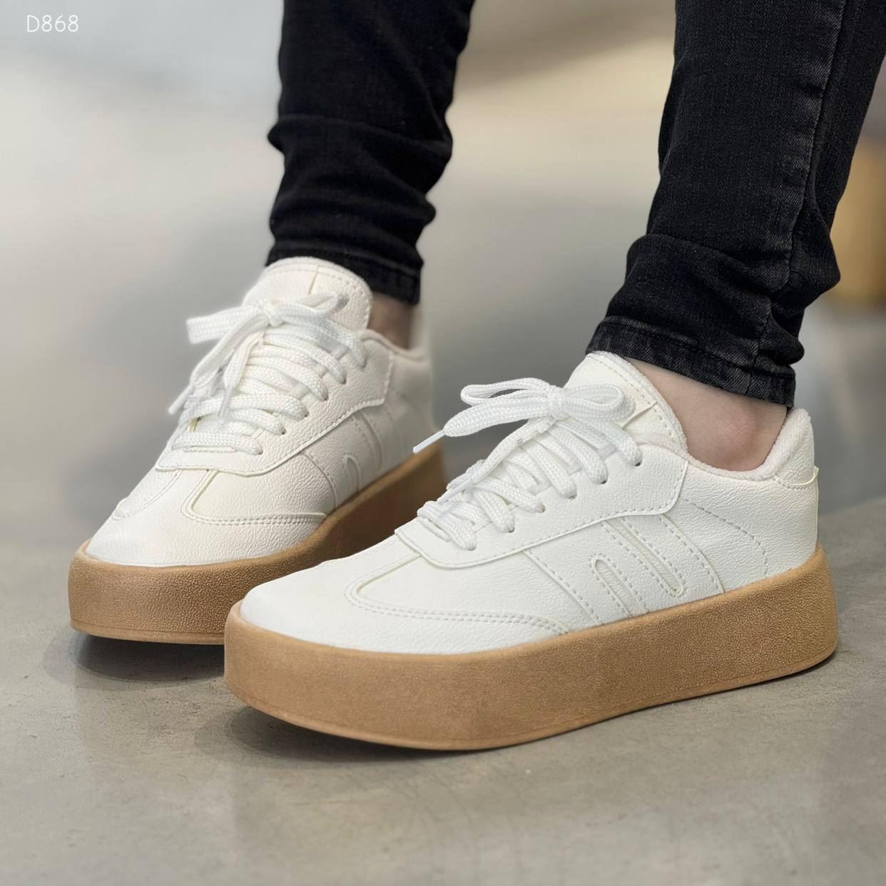 Tenis blancos de moda para dama D868