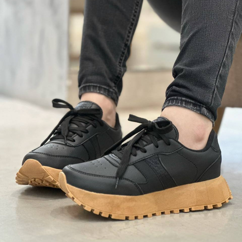 Tenis negros de moda para mujer D870