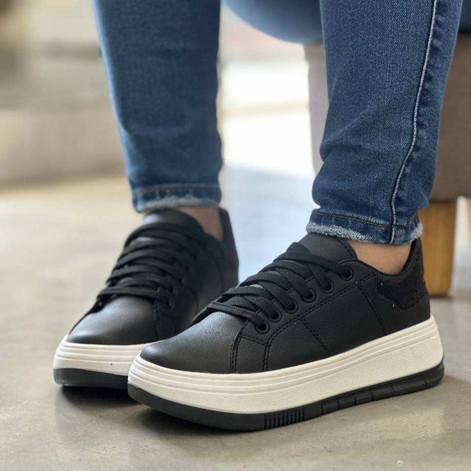 Tenis negros para mujer D875