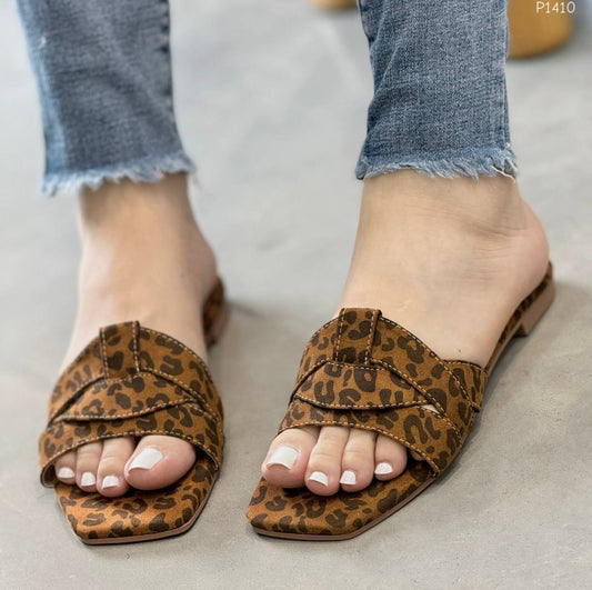 Sandalias planas animal print P1410